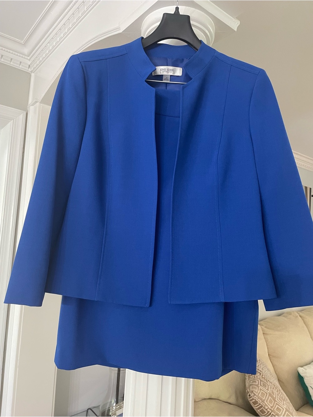 Jones New York Studio women’s size 10 Royal Blue two piece skirt suit.